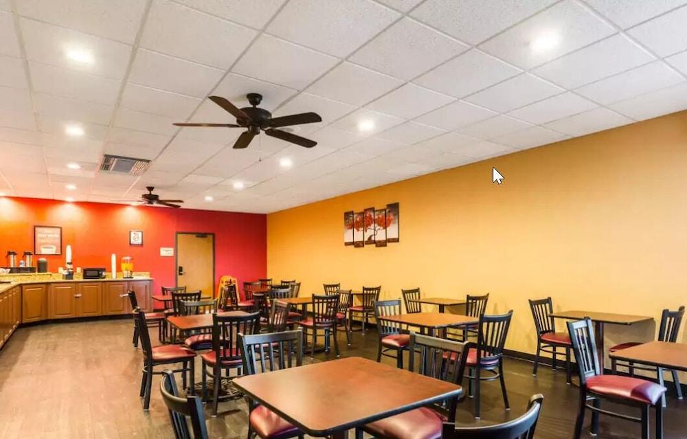 Econo Lodge Birmingham Гувер Экстерьер фото