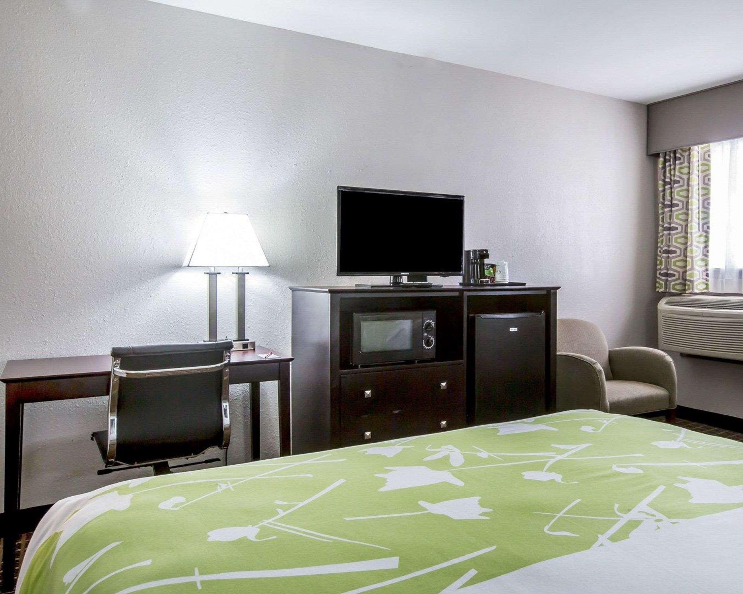 Econo Lodge Birmingham Гувер Экстерьер фото