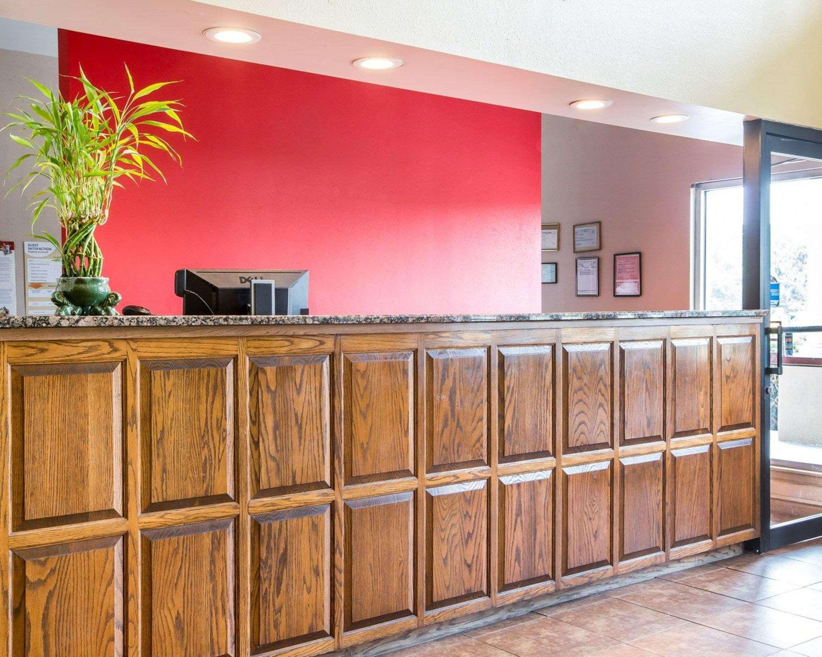 Econo Lodge Birmingham Гувер Экстерьер фото