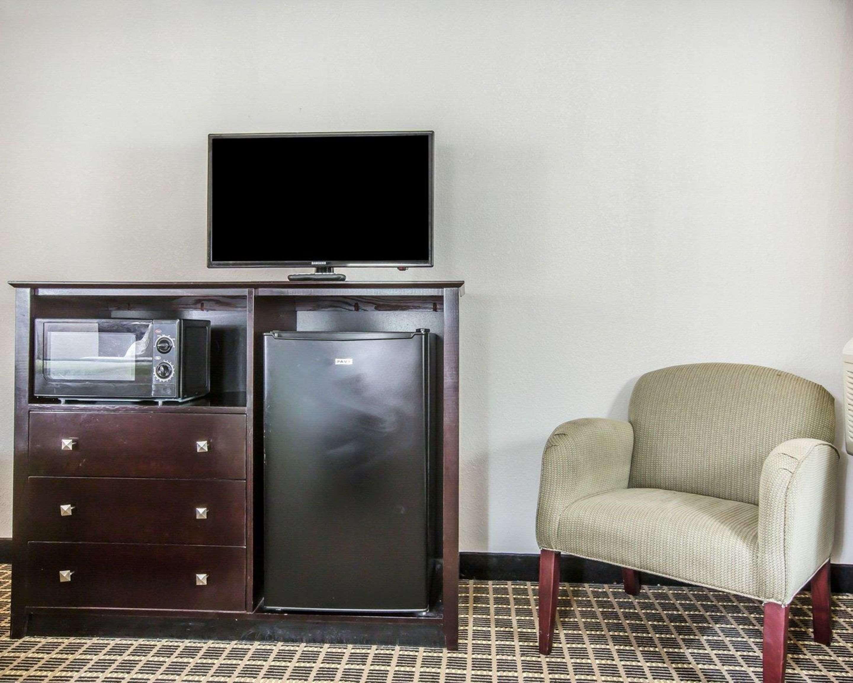 Econo Lodge Birmingham Гувер Экстерьер фото