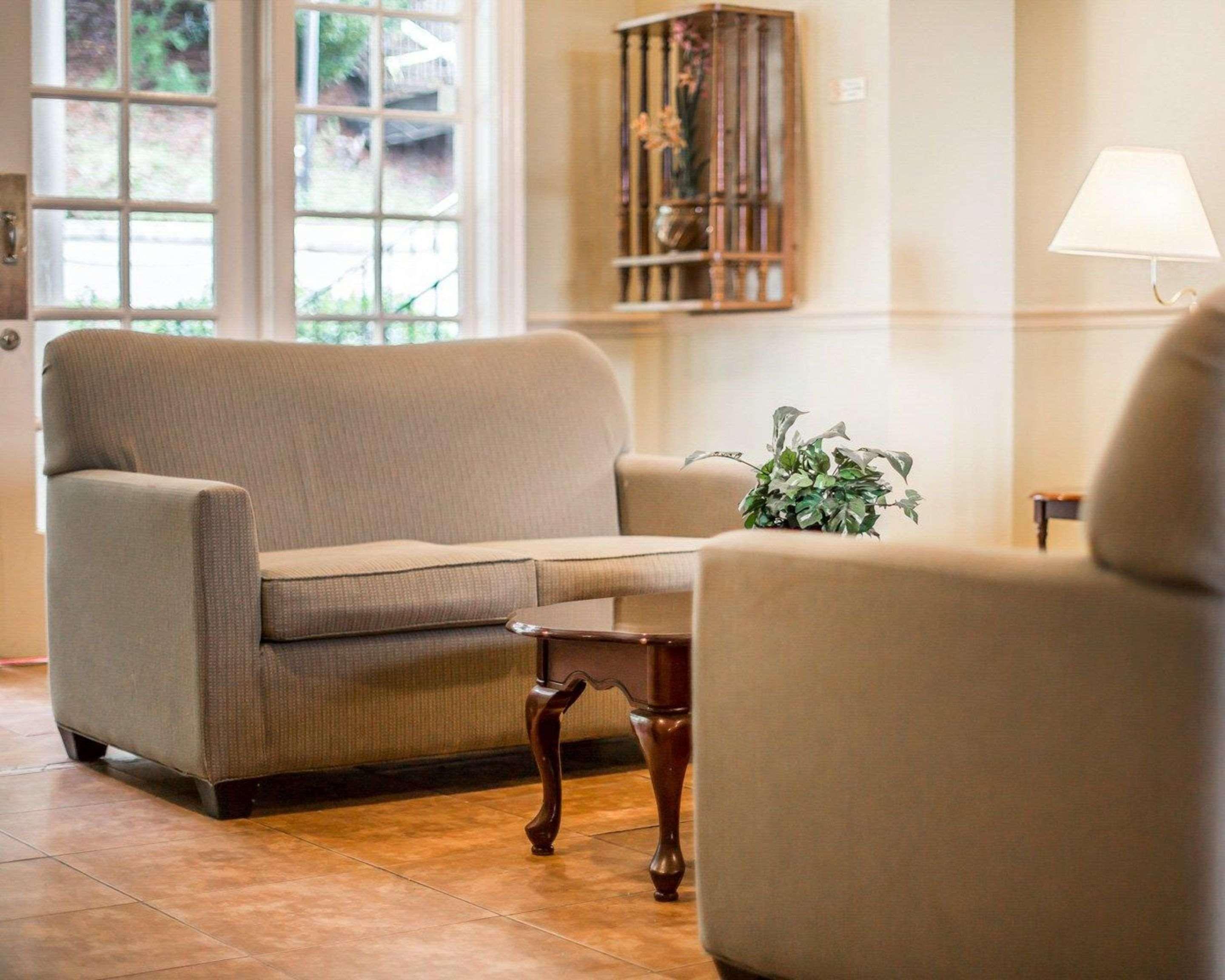 Econo Lodge Birmingham Гувер Экстерьер фото